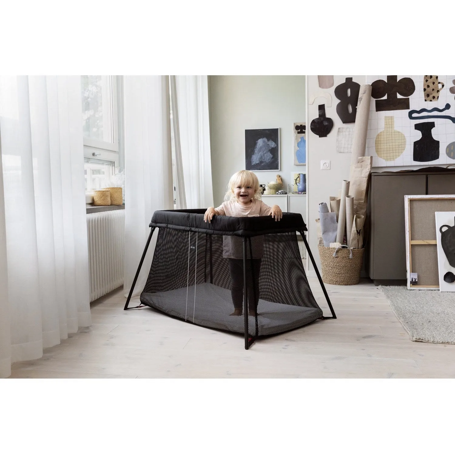 BabyBjörn Black Travel Cot Light With Fitted Sheet