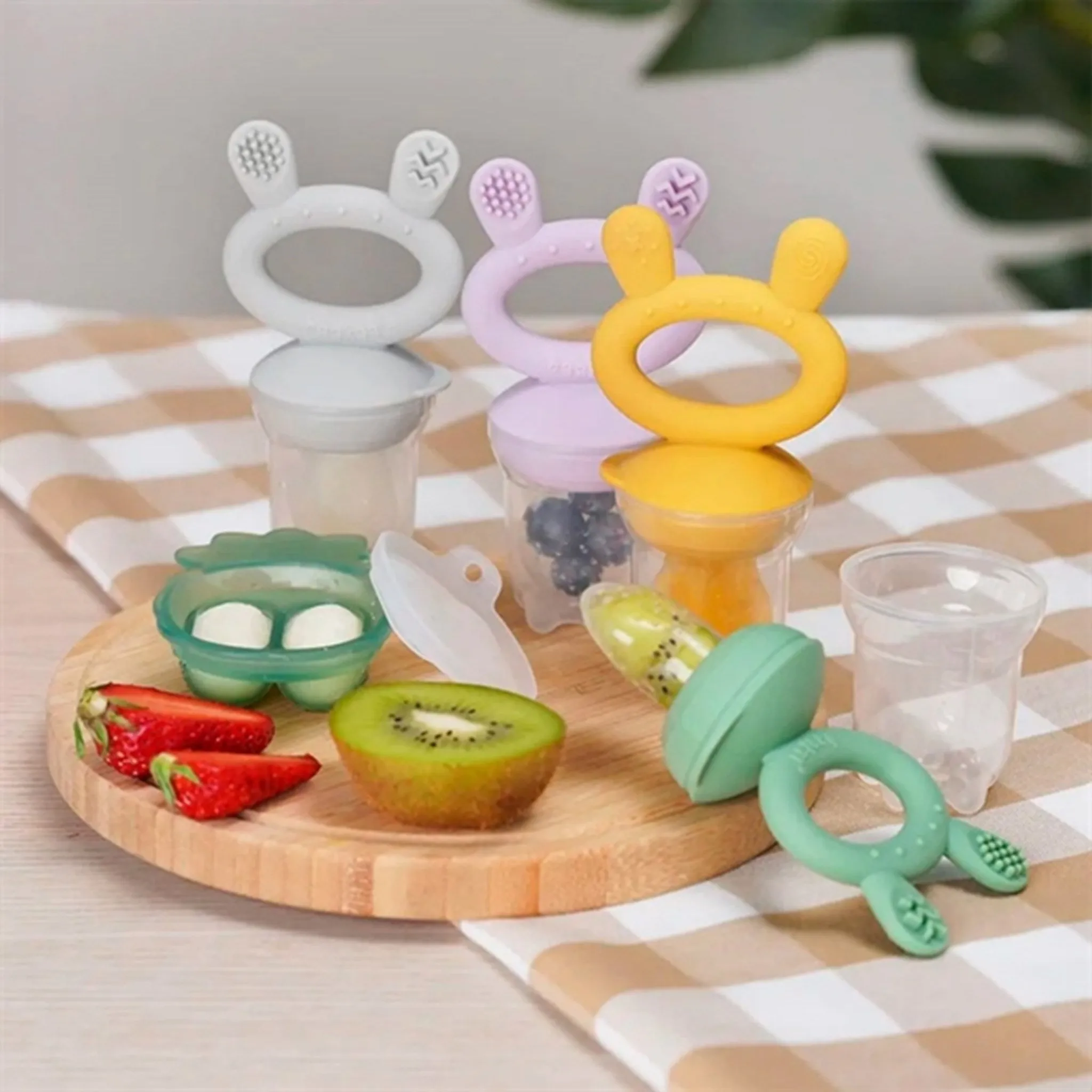 Haakaa Silicone Food Feeder Blush