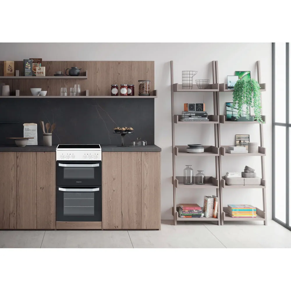 Hotpoint HD5V92KCW Freestanding Electric Ceramic Cooker - White
