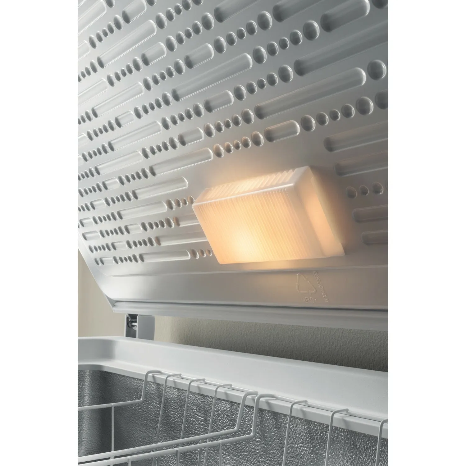 Indesit OS 2A 250 H2 1 Freestanding 255L Chest Freezer - White, E Rated