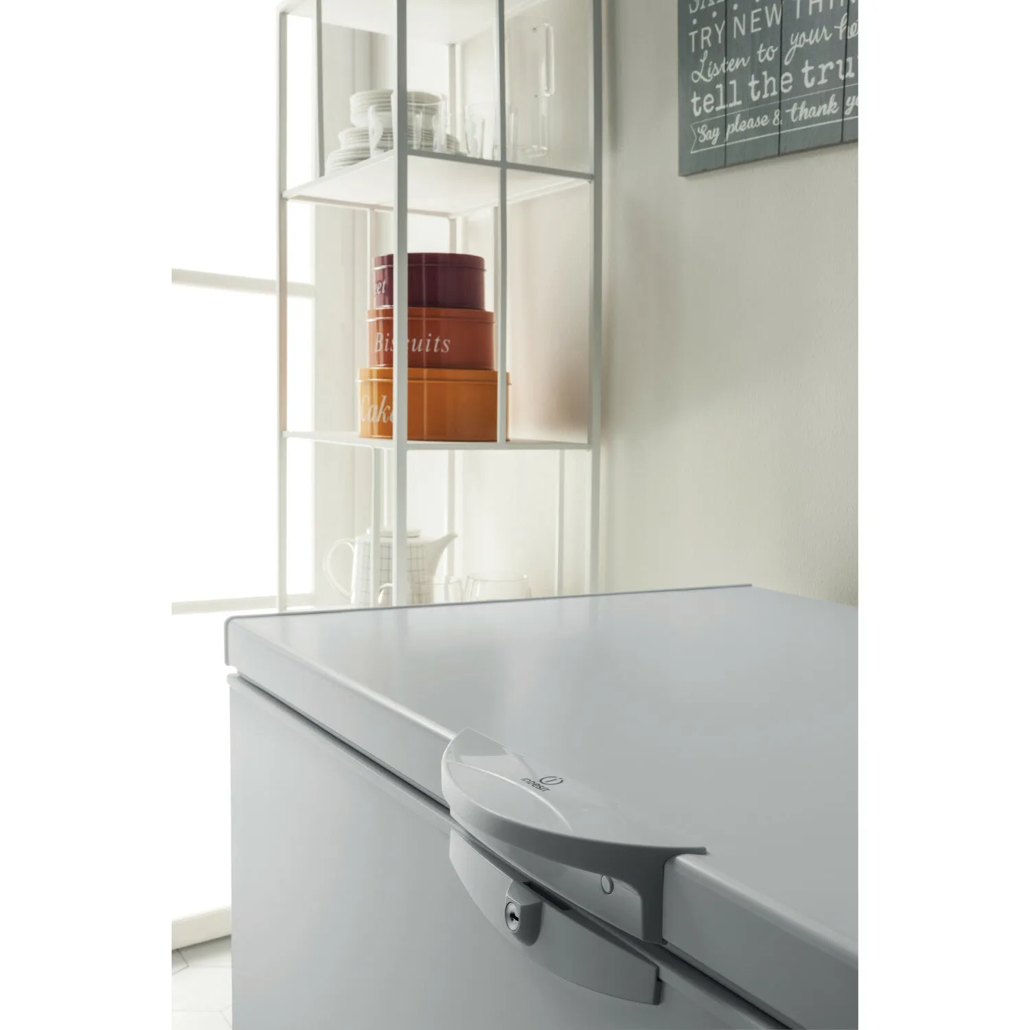 Indesit OS 2A 250 H2 1 Freestanding 255L Chest Freezer - White, E Rated