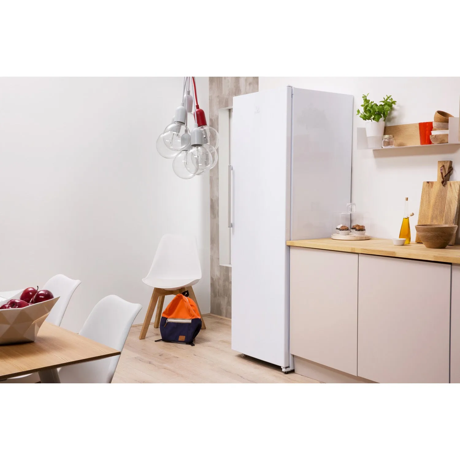 Indesit SI8 2Q WD UK Freestanding 368L Fridge - White, E Rated