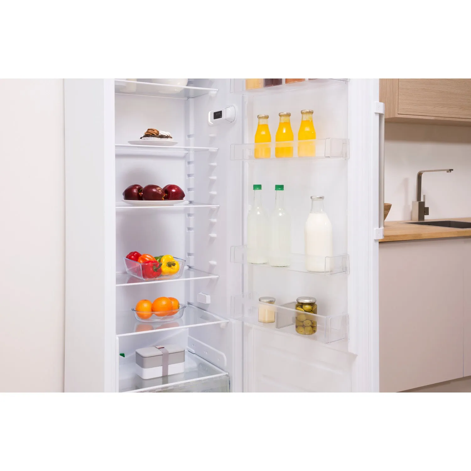 Indesit SI8 2Q WD UK Freestanding 368L Fridge - White, E Rated