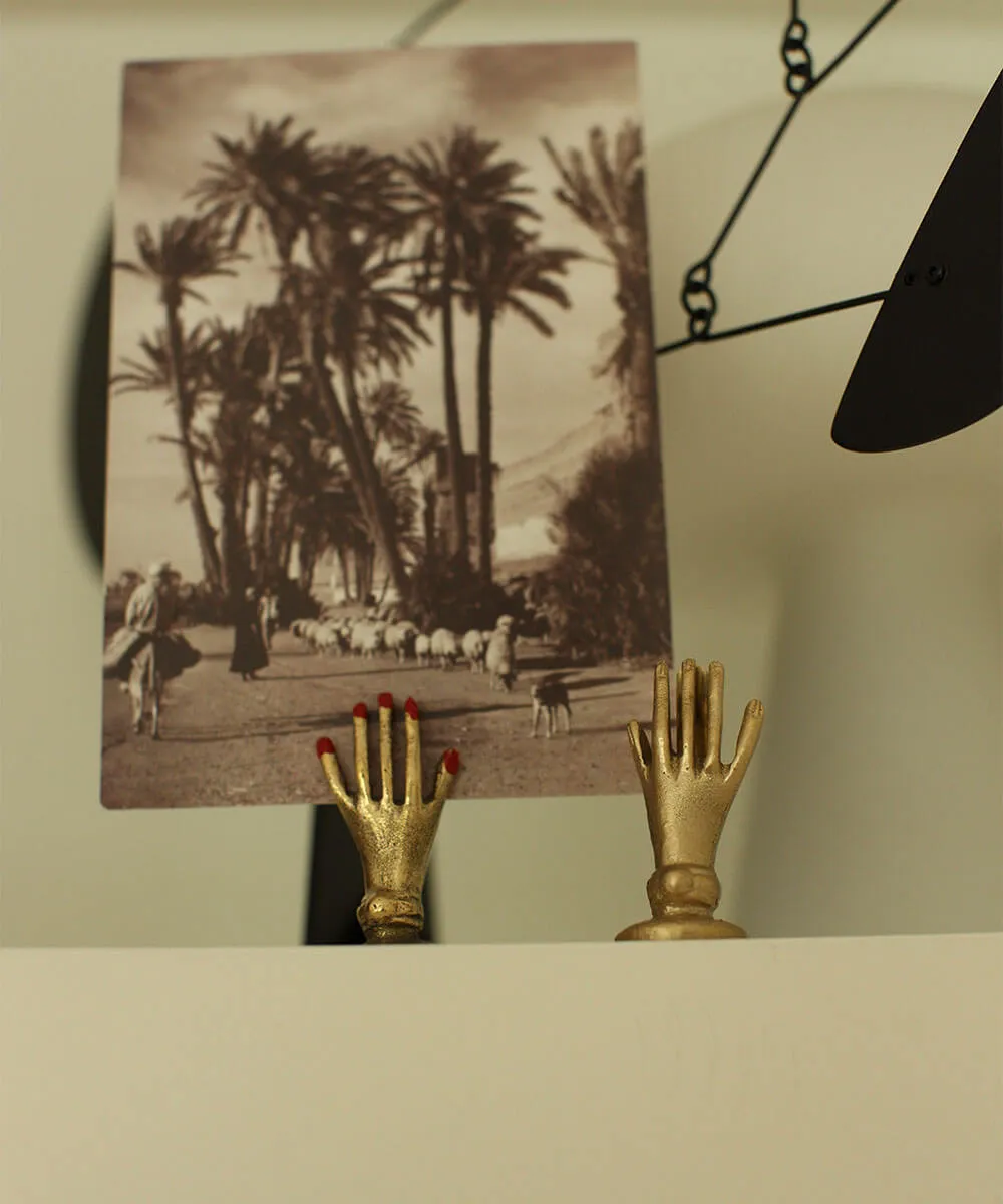 Jana Hand Card Holder