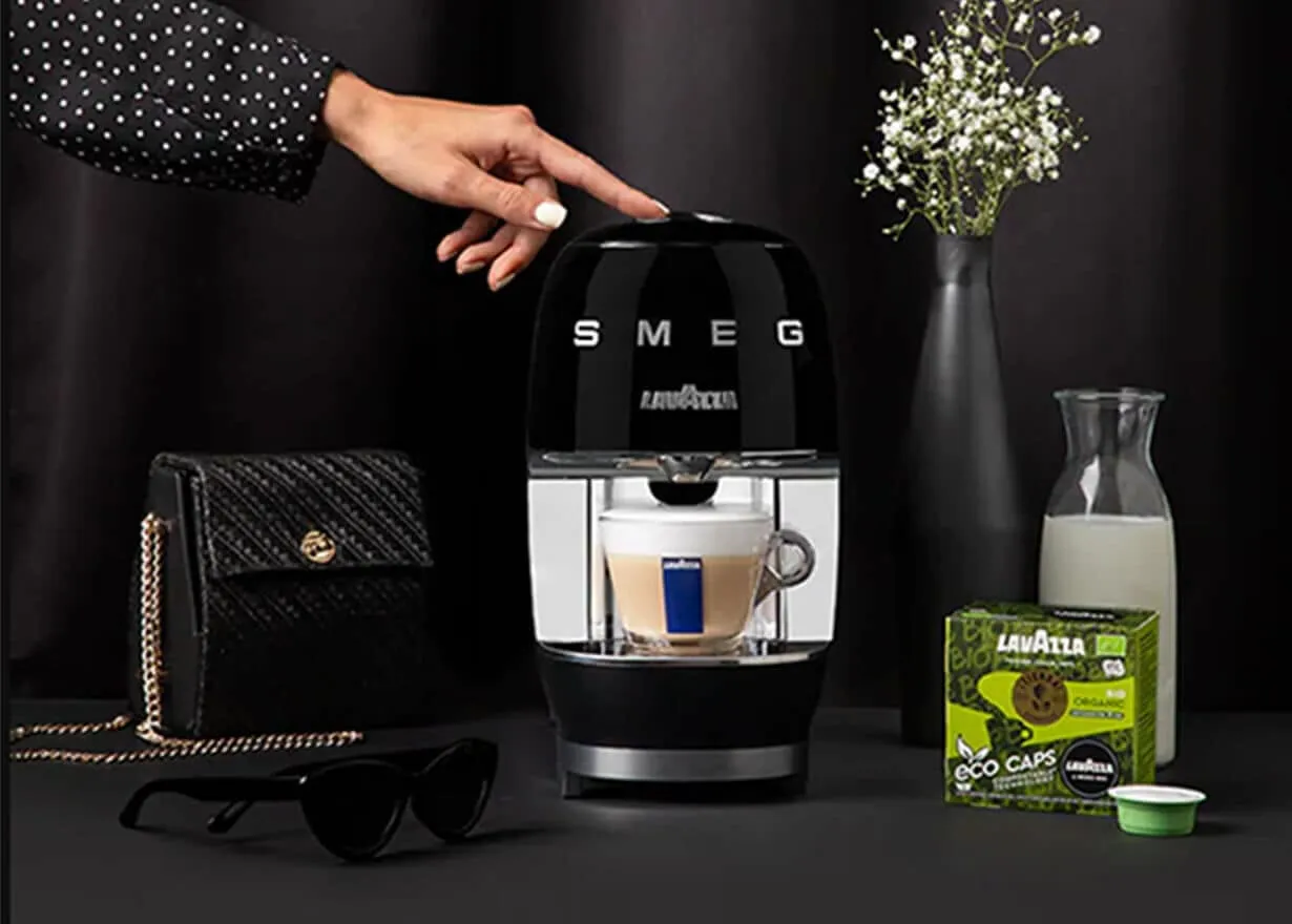 Lavazza A Modo Mio SMEG Fully-auto Capsule coffee machine 0.9 L