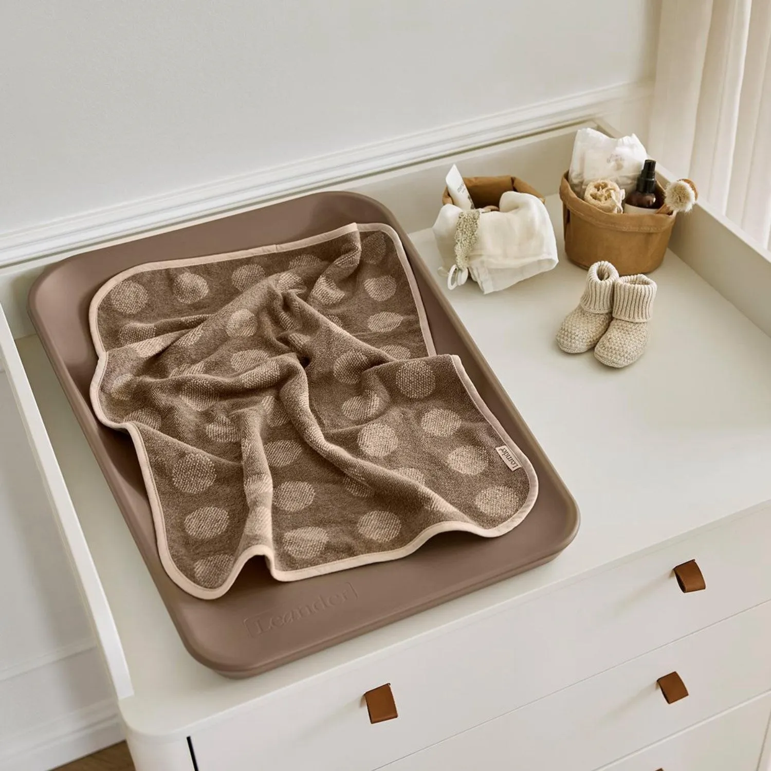 Leander Top For Changing Mat Mocca