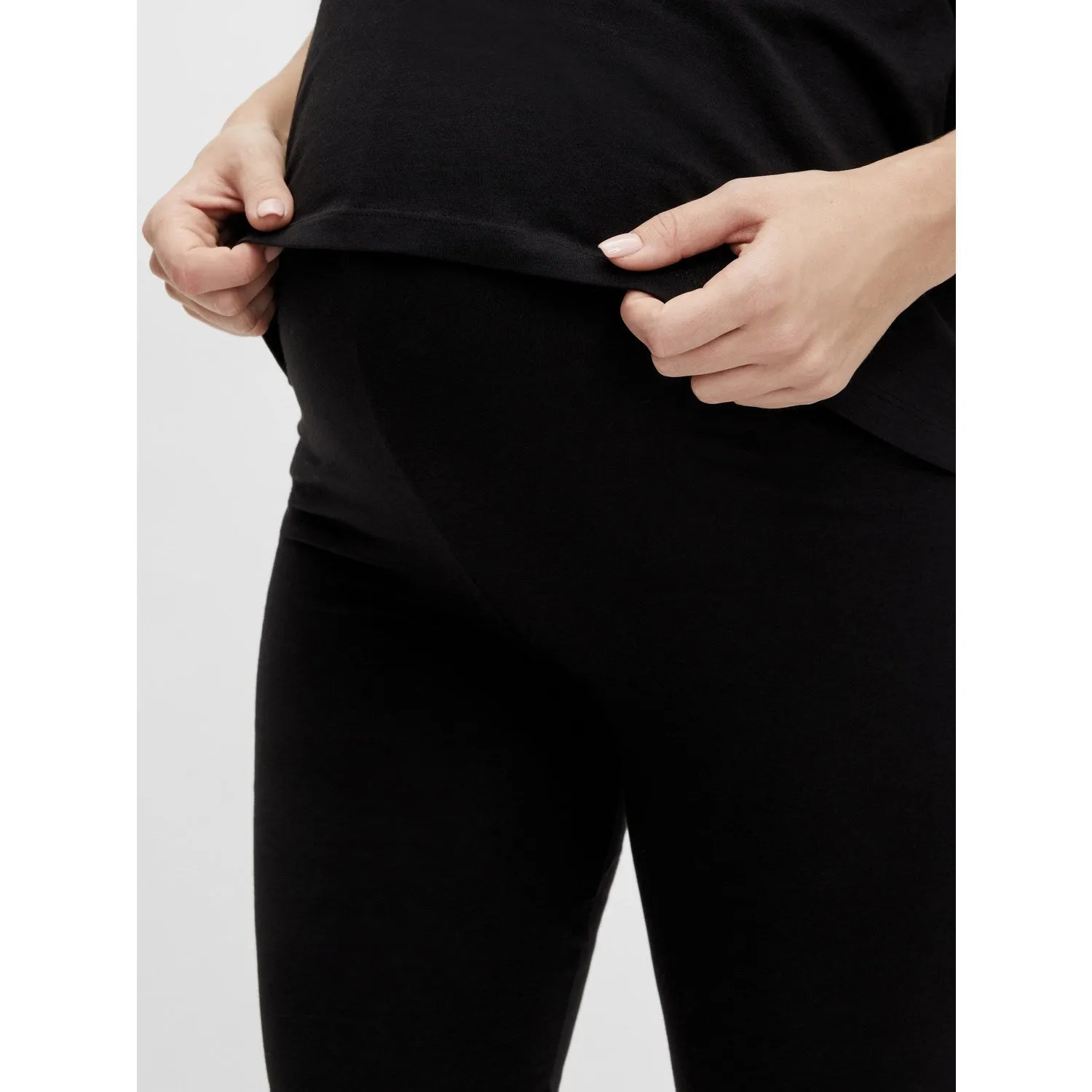 Mama;licious Black Mlsally Solid T-Shirt & Shorts Set Noos