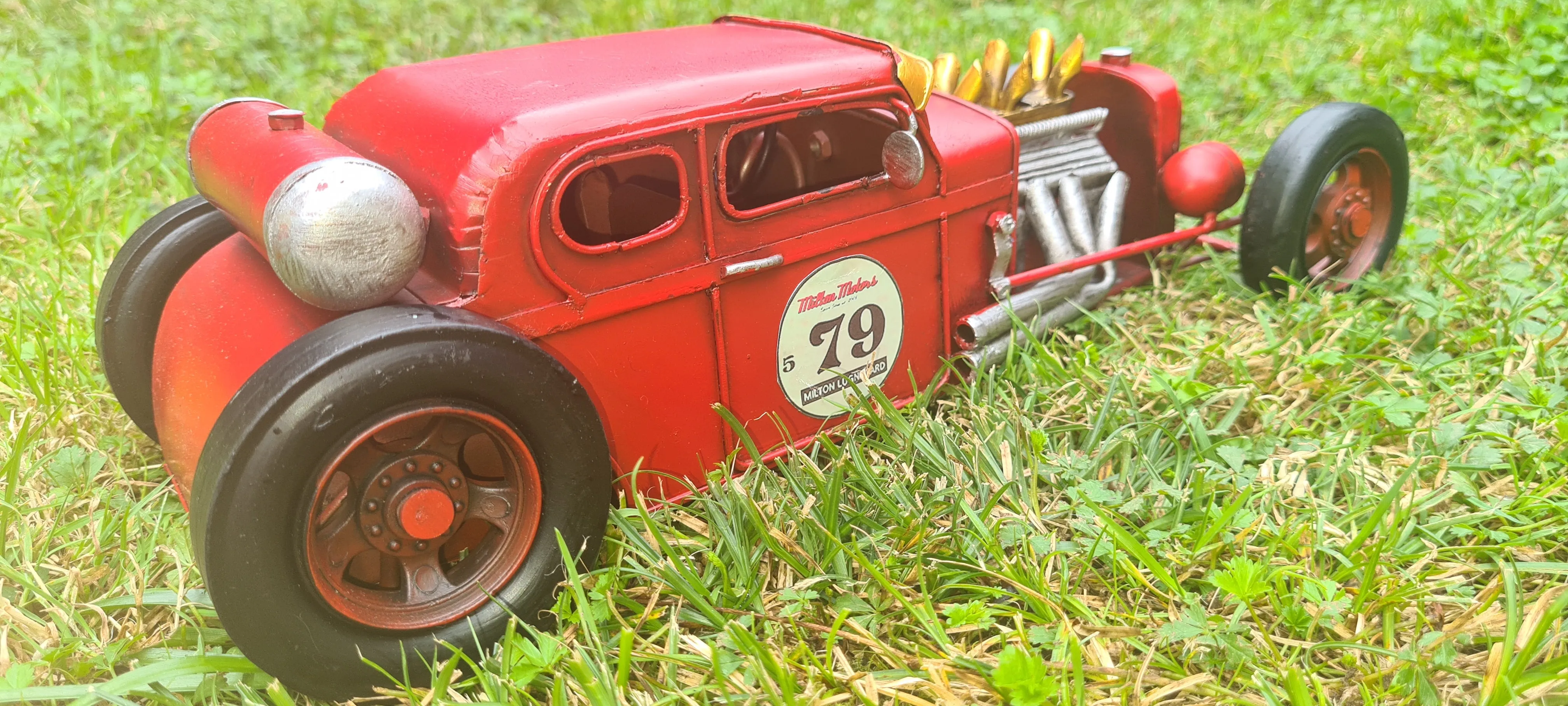 RED STREET HOT ROD PICK UP TRUCK