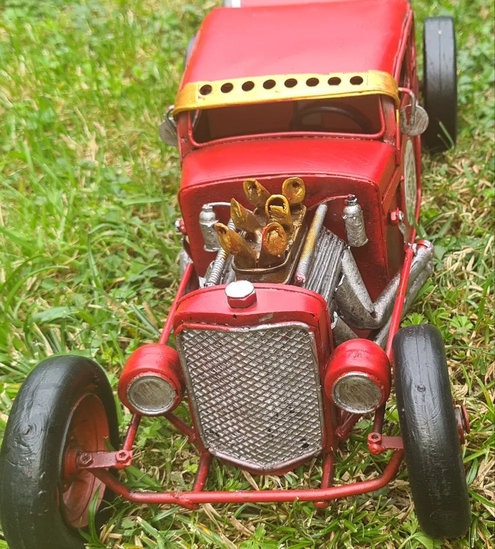 RED STREET HOT ROD PICK UP TRUCK