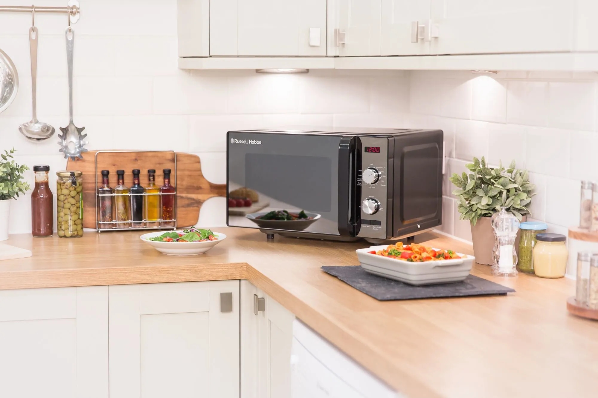Russell Hobbs RHFM2001B microwave Black Solo microwave Countertop 19 L 700 W