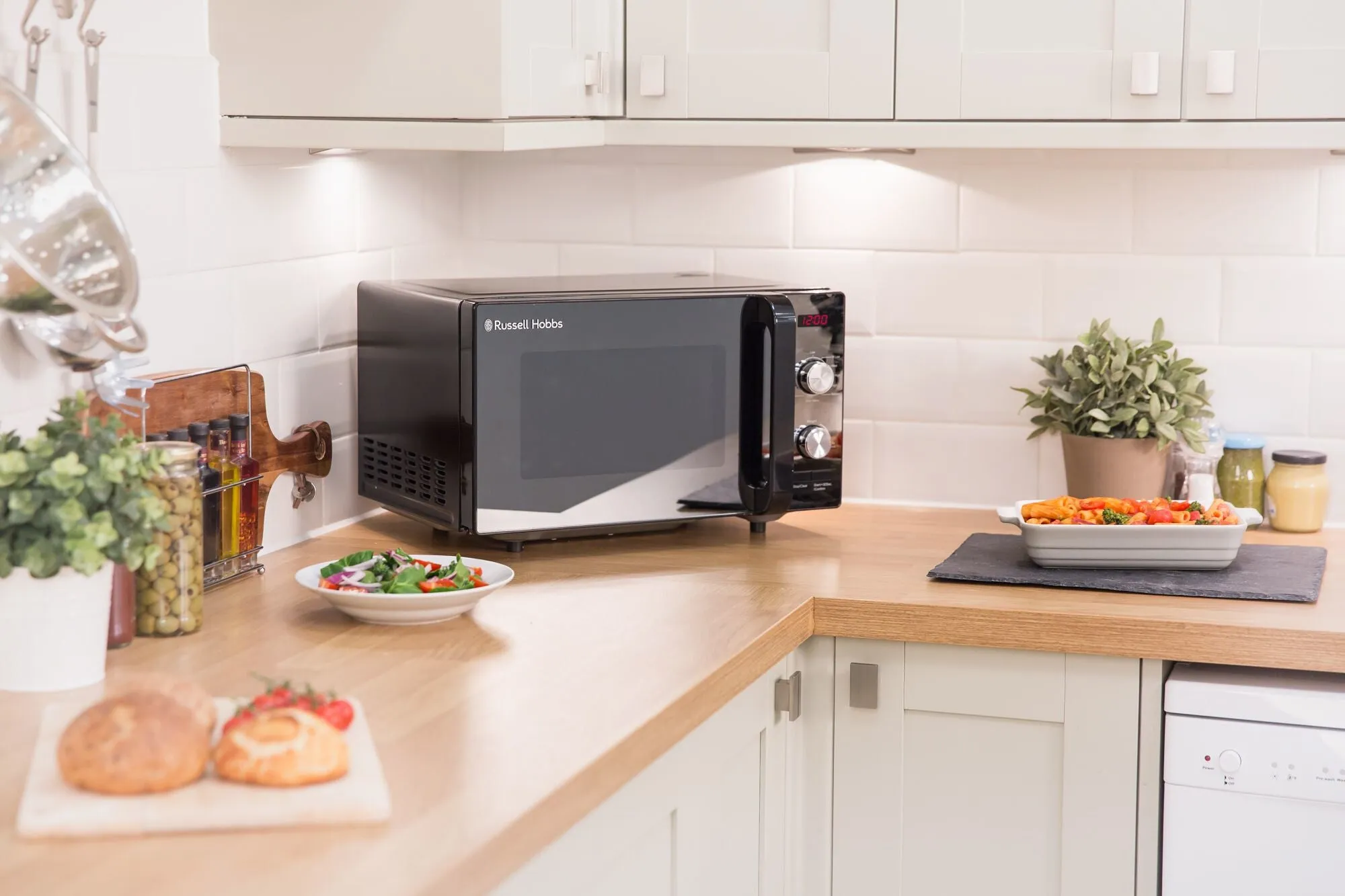 Russell Hobbs RHFM2001B microwave Black Solo microwave Countertop 19 L 700 W