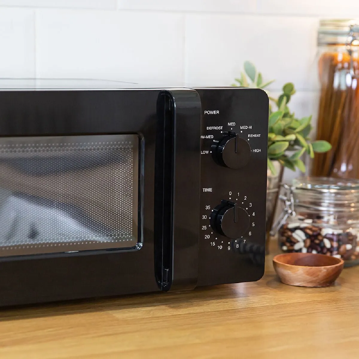 Russell Hobbs RHM1401B microwave Black Solo microwave Countertop 14 L 600 W