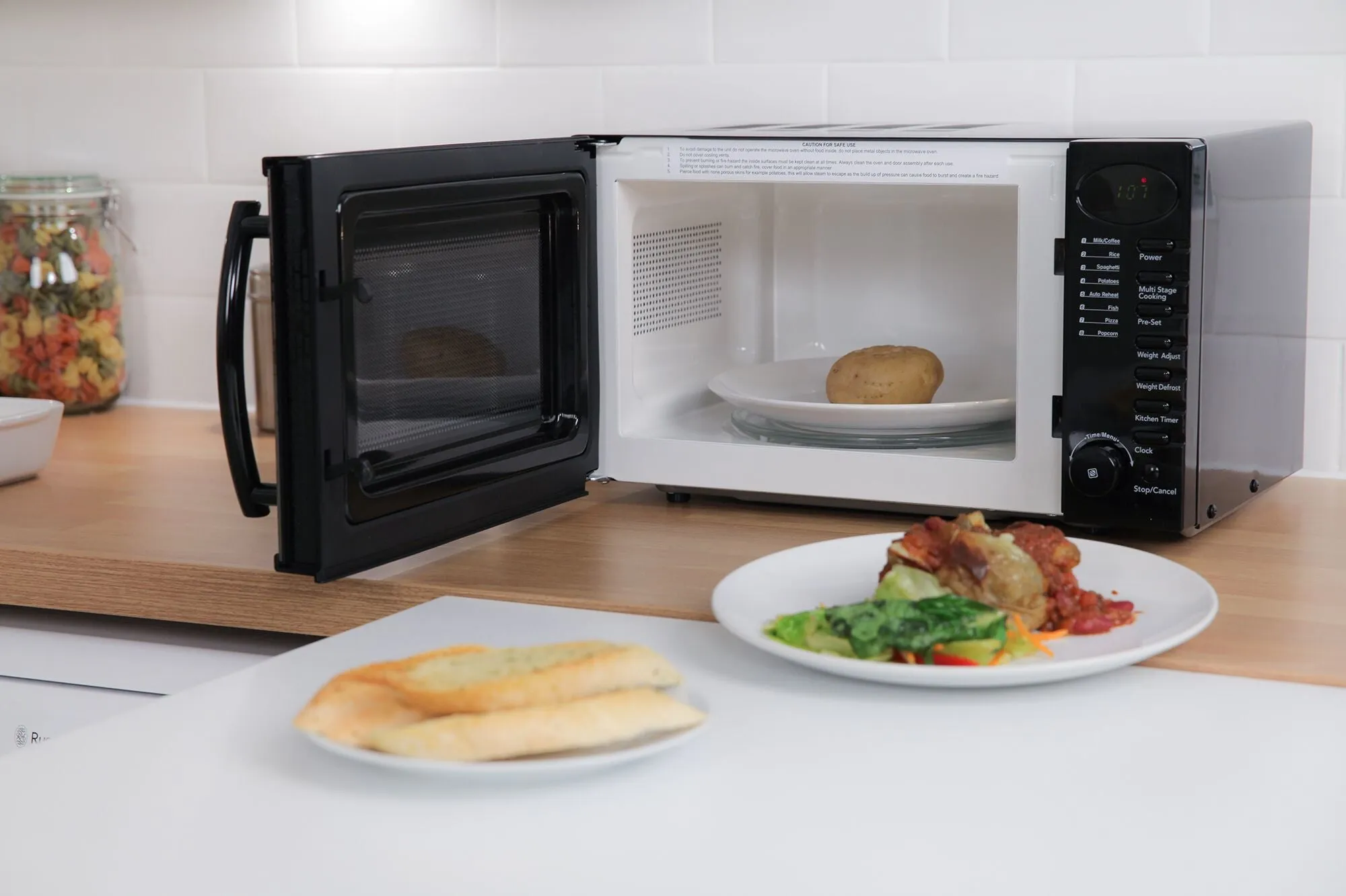 Russell Hobbs RHM1714B microwave Black Solo microwave Countertop 17 L 700 W