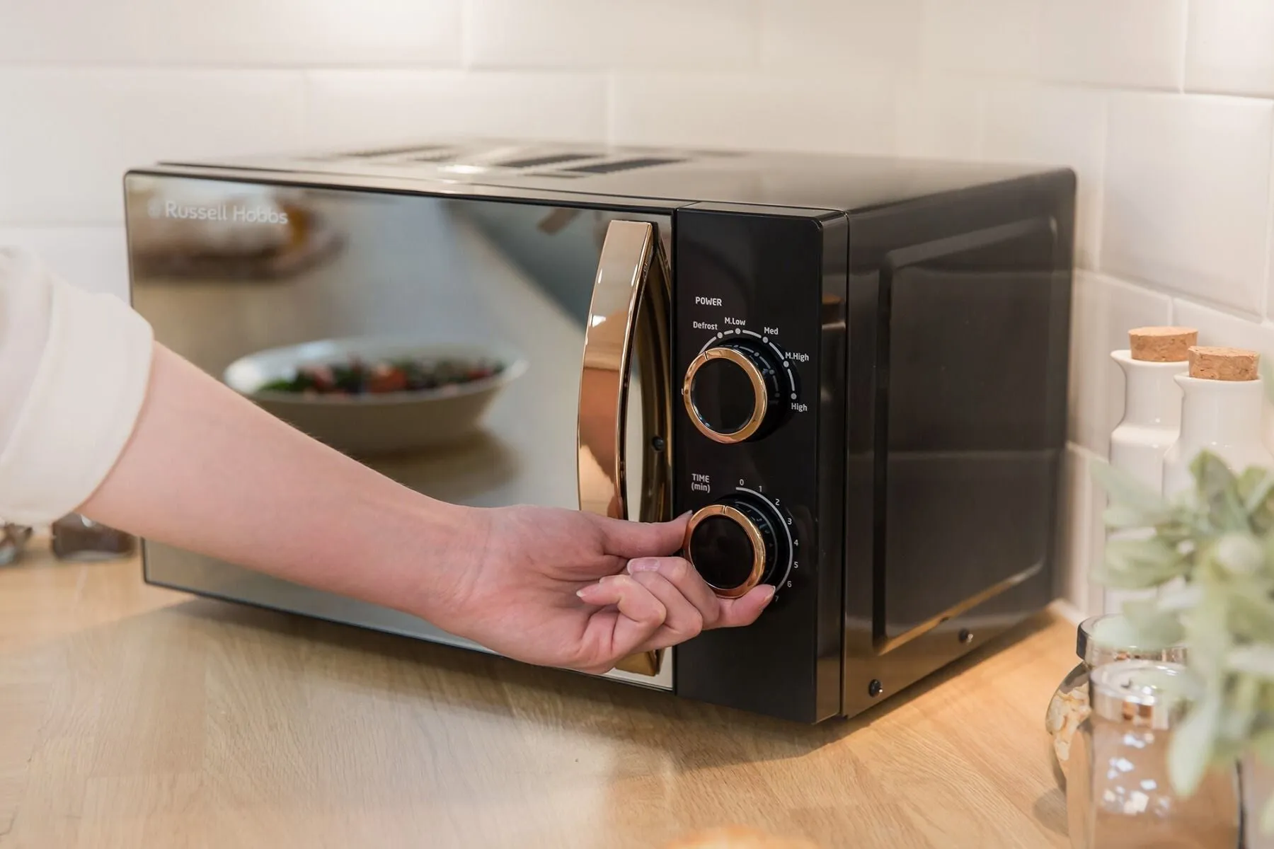 Russell Hobbs RHM1727RG 17L 700W Solo Microwave- Black and Rose Gold