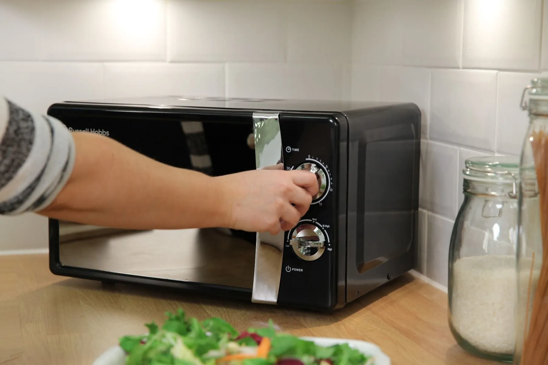 Russell Hobbs RHMM701B-N microwave Black Solo microwave Countertop 17 L 700 W