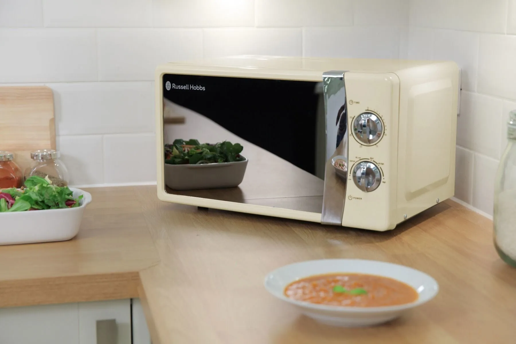Russell Hobbs RHMM701C-N microwave Cream Solo microwave Countertop 17 L 700 W