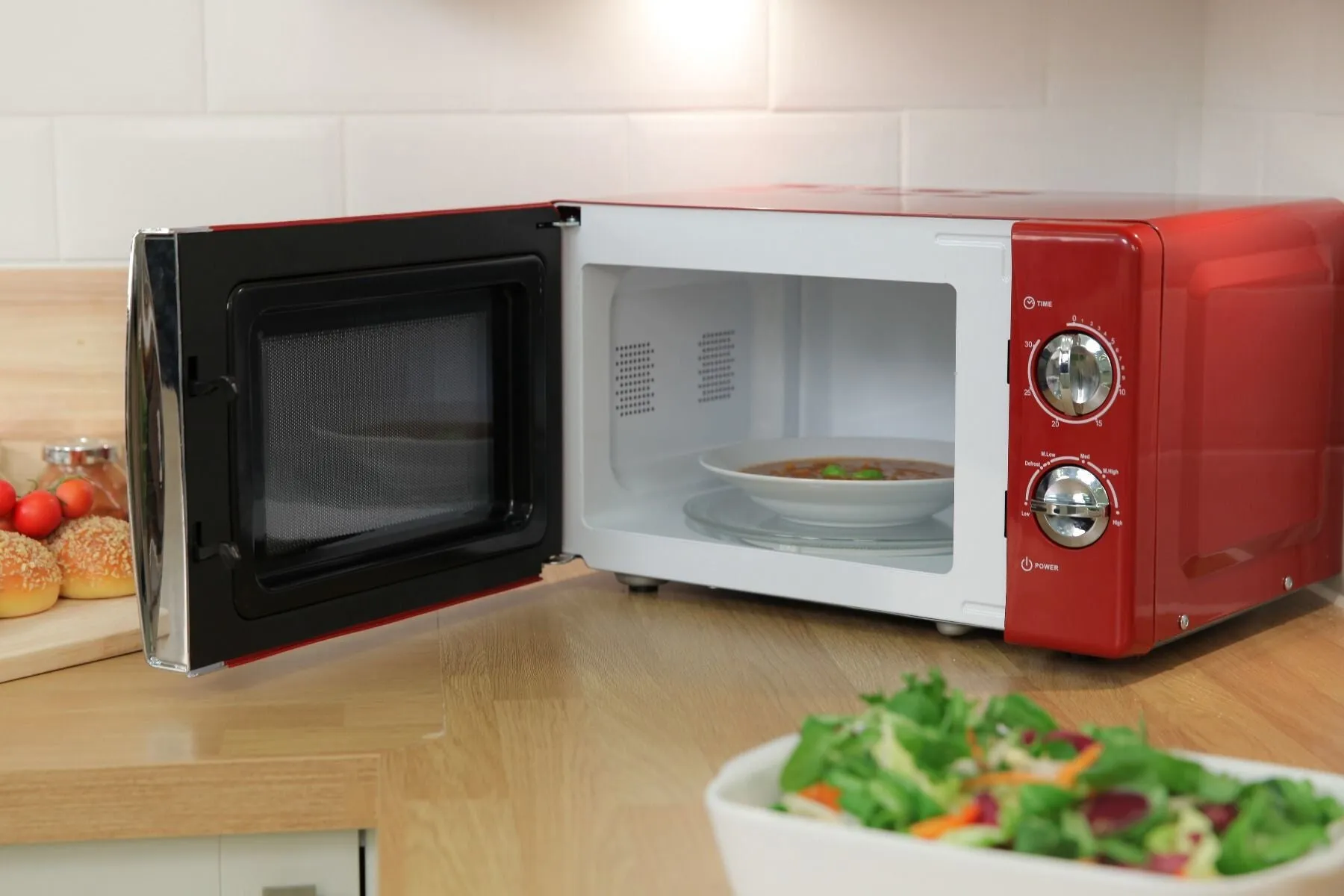 Russell Hobbs RHMM701R-N microwave Red Solo microwave Countertop 17 L 700 W