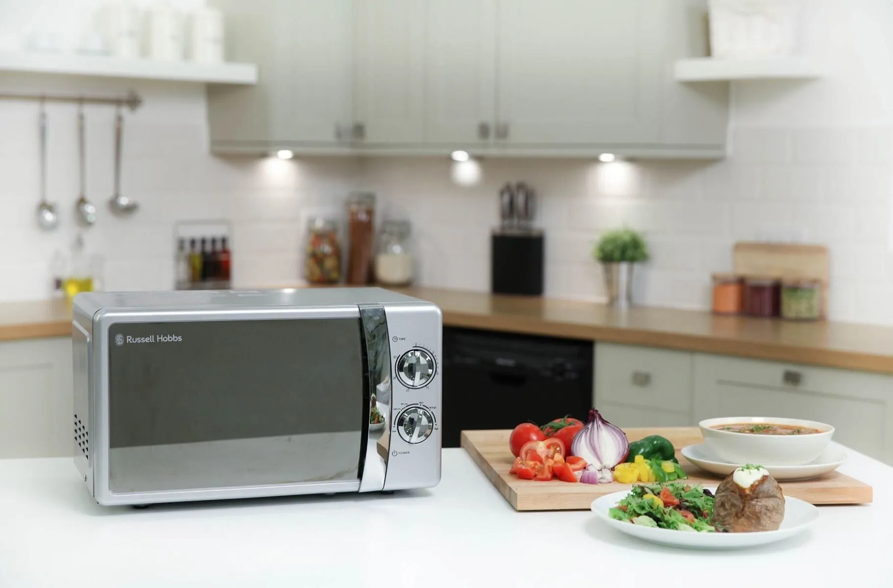 Russell Hobbs RHMM701S-N microwave Silver Solo microwave Countertop 17 L 700 W