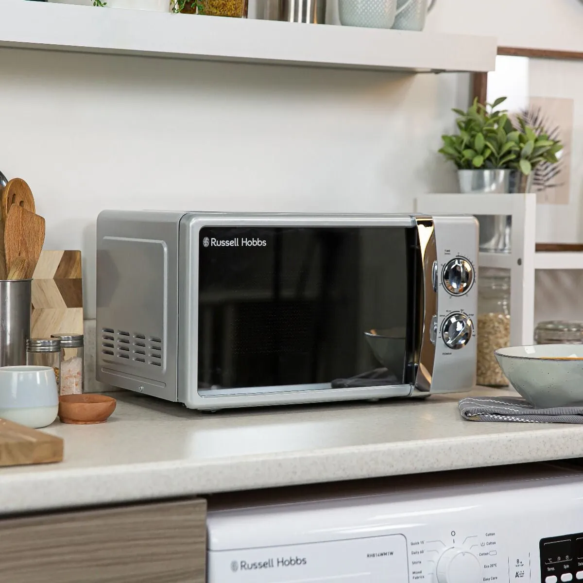 Russell Hobbs RHMM701S-N microwave Silver Solo microwave Countertop 17 L 700 W