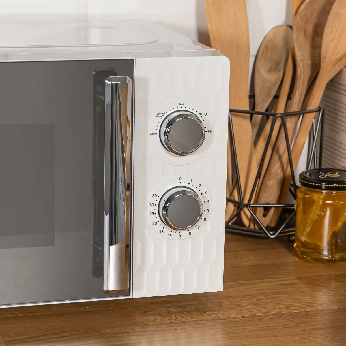 Russell Hobbs RHMM715 microwave White Solo microwave Countertop 17 L 700 W