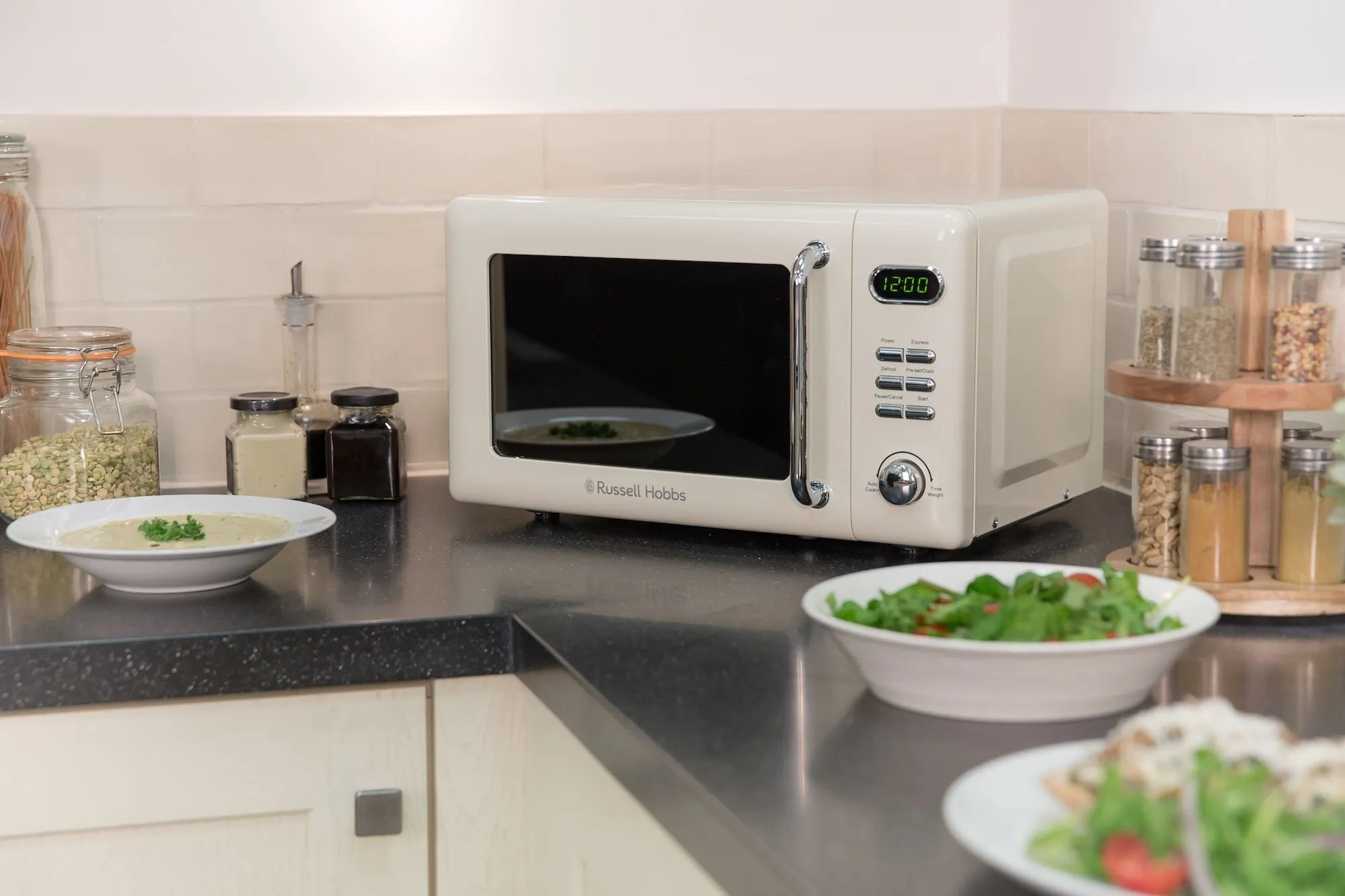 Russell Hobbs RHRETMD706C-N microwave Cream Solo microwave Countertop 17 L 700 W