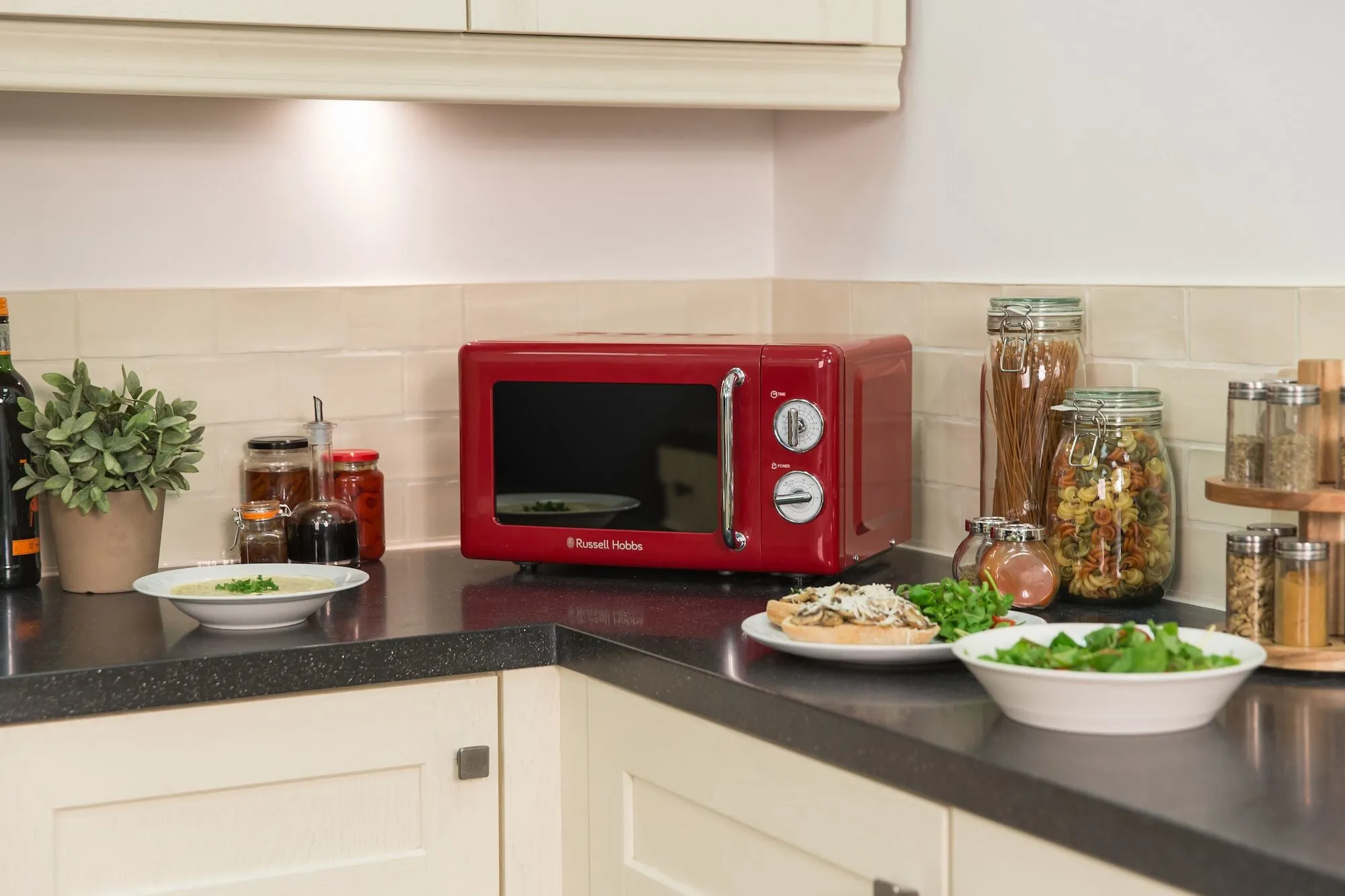 Russell Hobbs RHRETMM705R-N microwave Red Solo microwave Countertop 17 L 700 W
