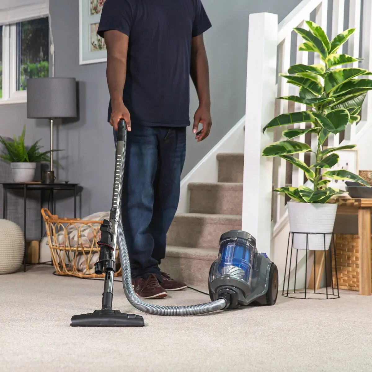 Russell Hobbs TITAN2 3 L Cylinder vacuum Dry 700 W Bagless