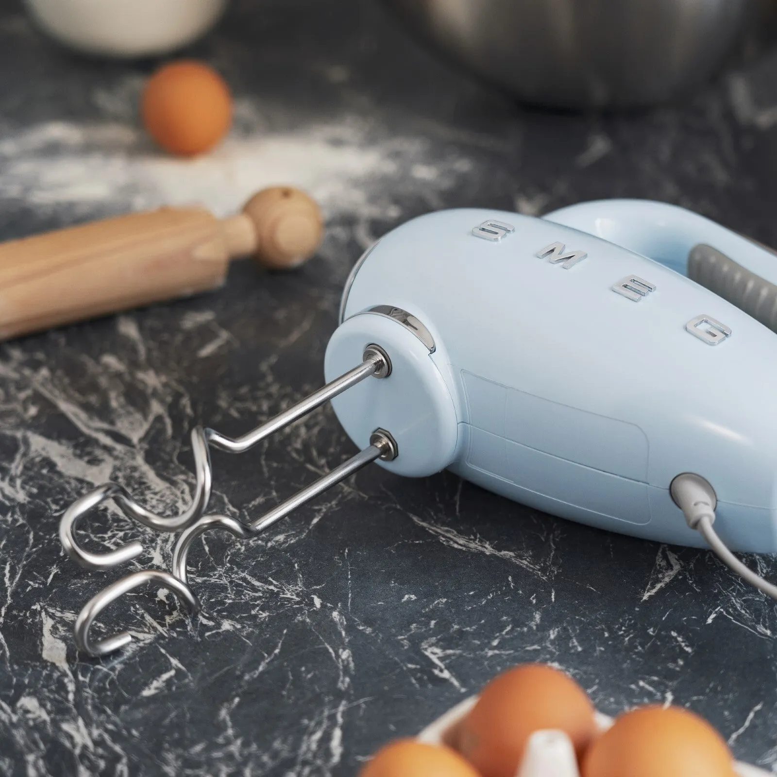 Smeg HMF01PBUK mixer Hand mixer 250 W Blue