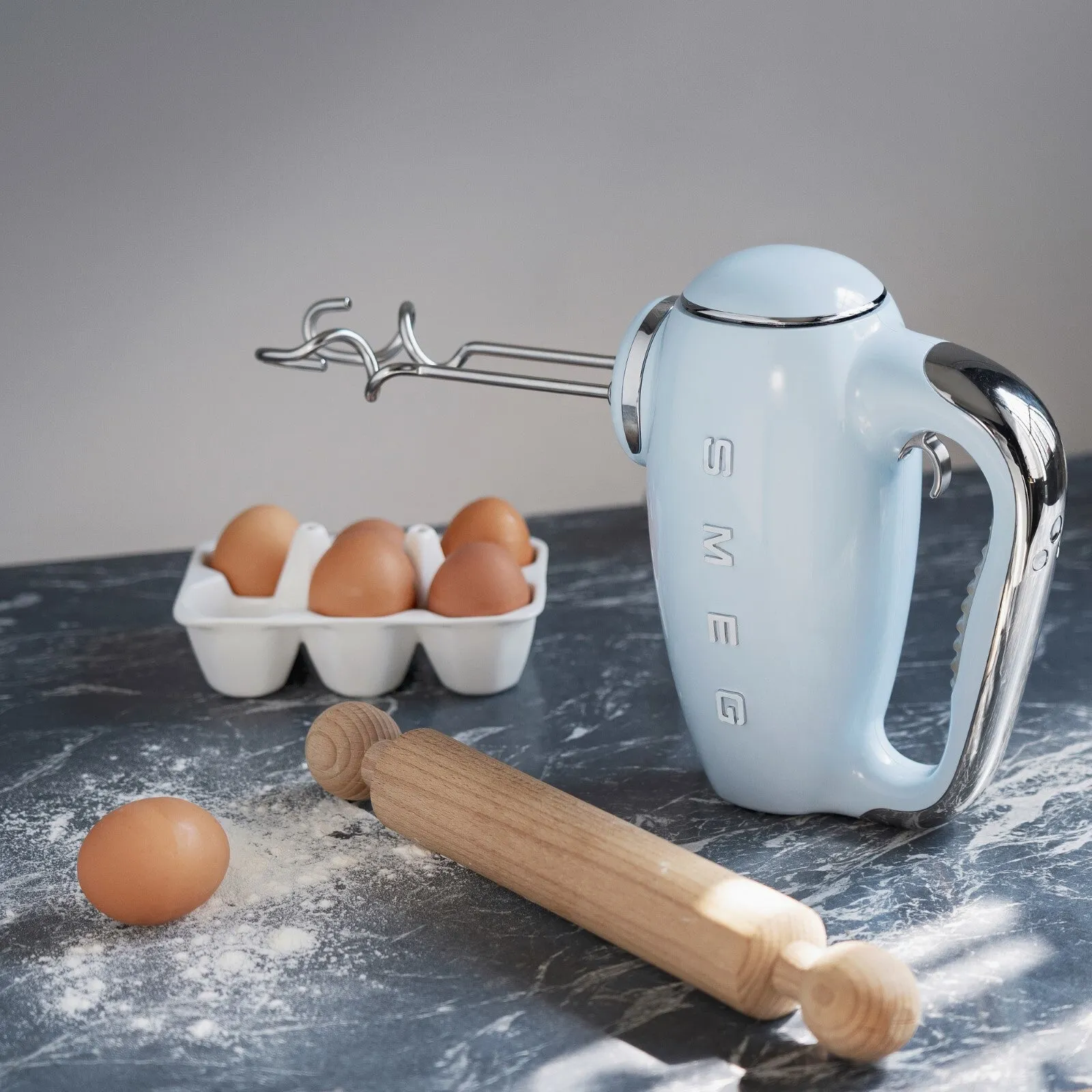 Smeg HMF01PBUK mixer Hand mixer 250 W Blue