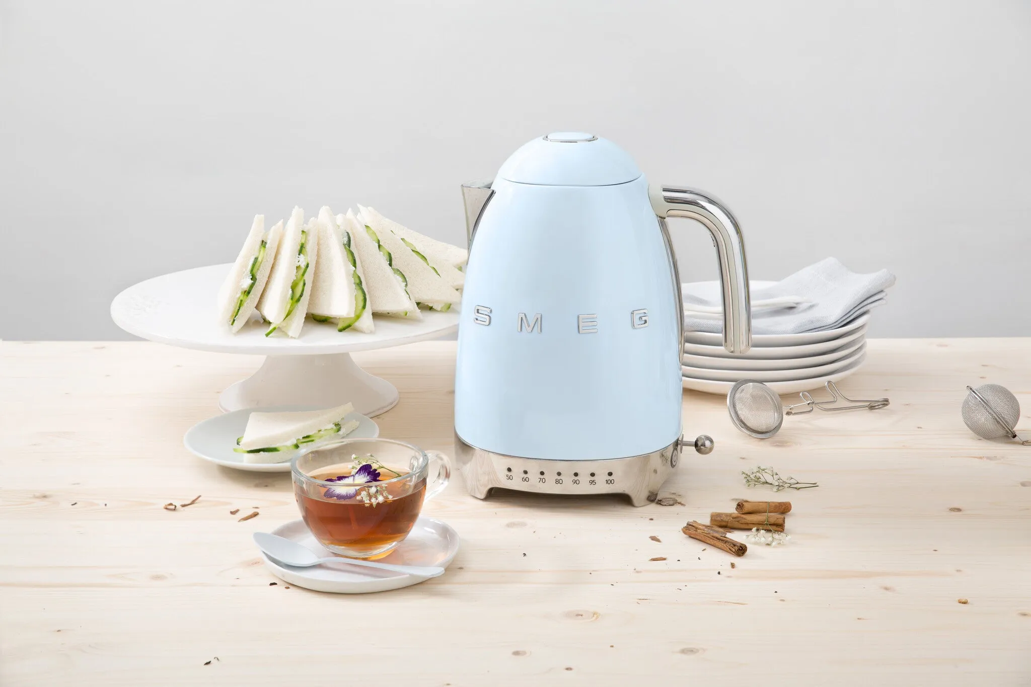 Smeg KLF04PBUK electric kettle 1.7 L 3000 W Blue