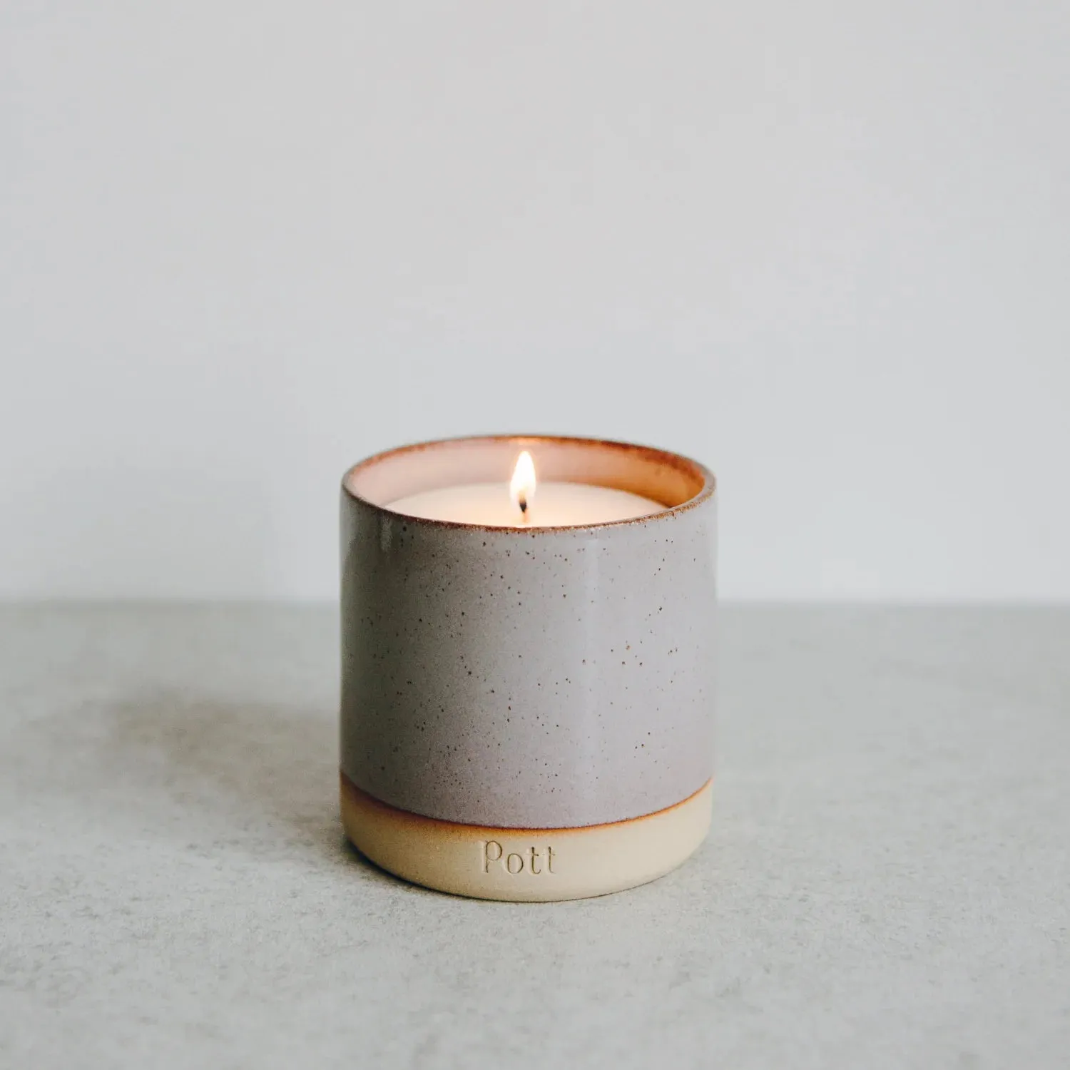 The Heather Candle - Tonka