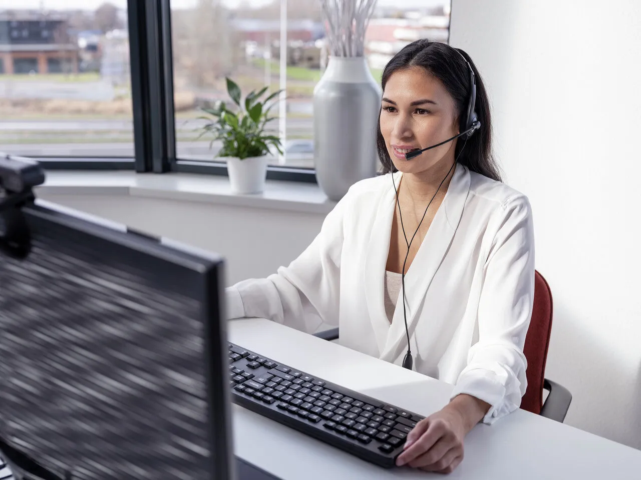 Trust HS-100 Headset Wired Head-band Office/Call center Black